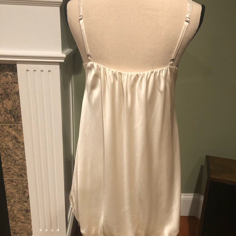 BCBG Maxazria silky dress, 6 - Picture 4 of 9